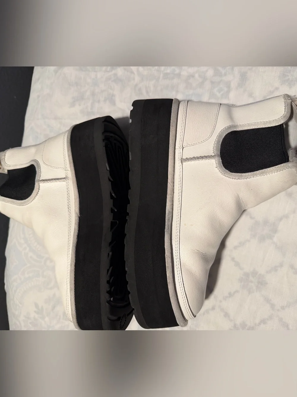 UGG White Leather Platform Chelsea Boots with Black Elastic size 8